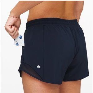 Lululemon hotty hot short long 4” navy
